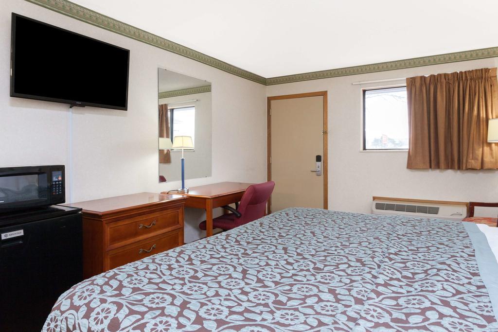 Days Inn By Wyndham Maumee/Toledo Eksteriør billede