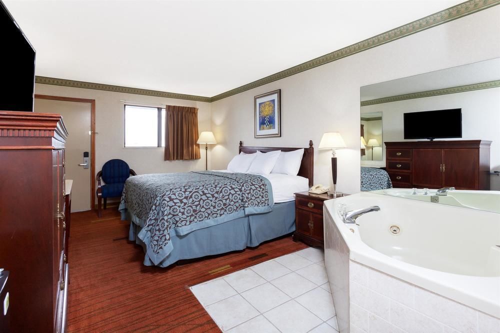 Days Inn By Wyndham Maumee/Toledo Eksteriør billede