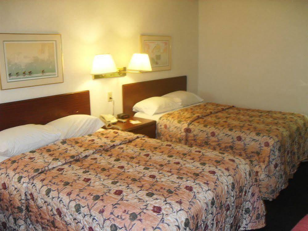 Days Inn By Wyndham Maumee/Toledo Eksteriør billede