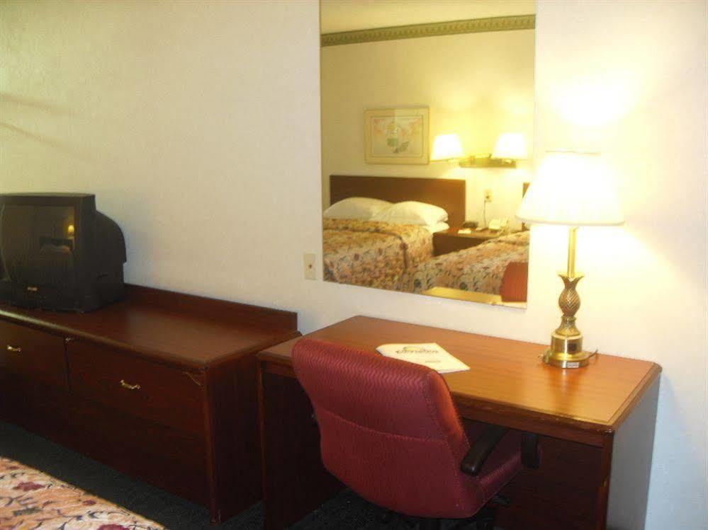 Days Inn By Wyndham Maumee/Toledo Eksteriør billede