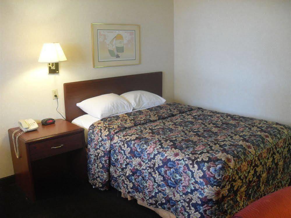 Days Inn By Wyndham Maumee/Toledo Eksteriør billede