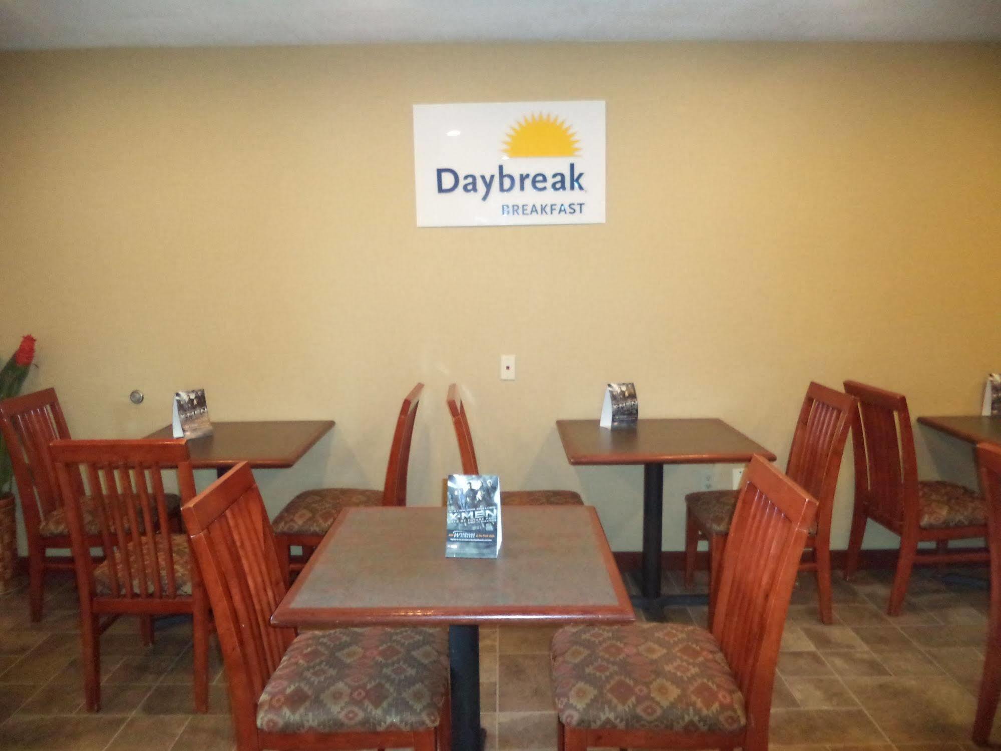 Days Inn By Wyndham Maumee/Toledo Eksteriør billede