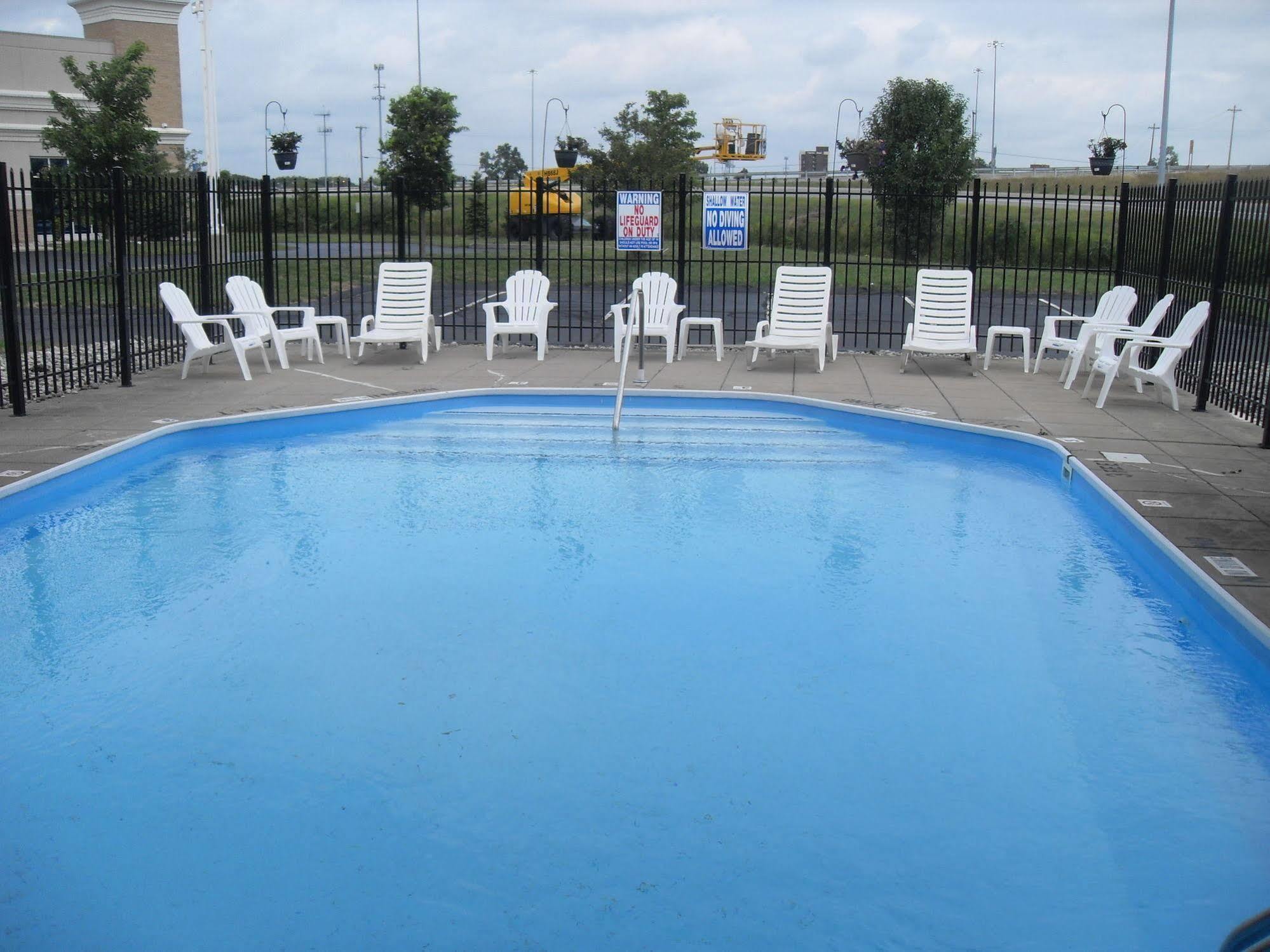 Days Inn By Wyndham Maumee/Toledo Eksteriør billede