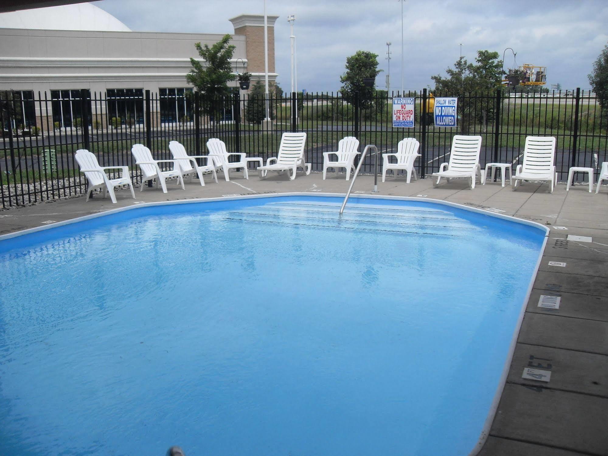Days Inn By Wyndham Maumee/Toledo Eksteriør billede