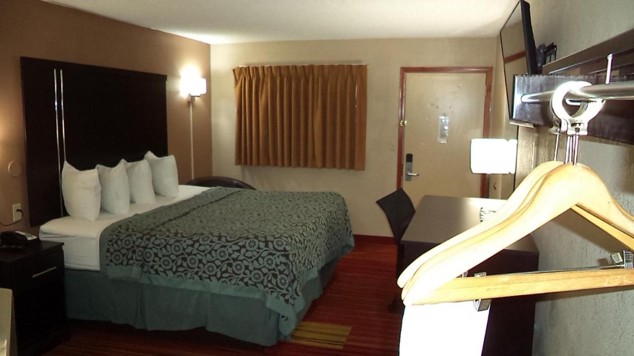 Days Inn By Wyndham Maumee/Toledo Eksteriør billede